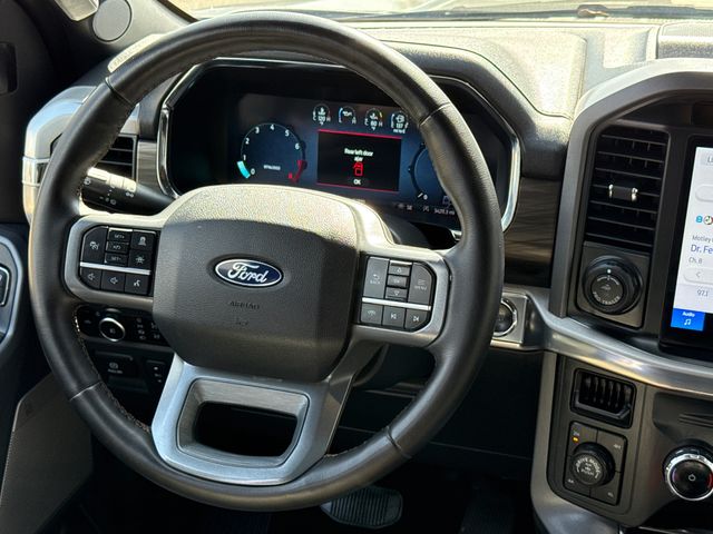 Used 2025 Gray Ford Lariat image 13