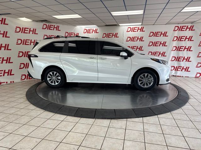 Used 2025 Toyota Sienna Van