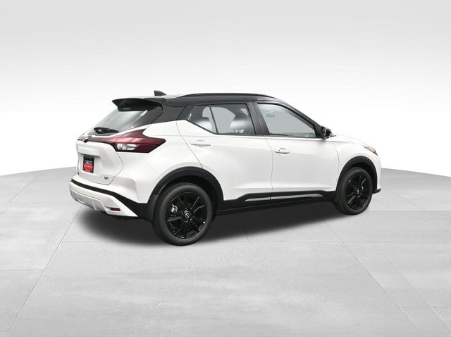 2024 Nissan Kicks SR 2