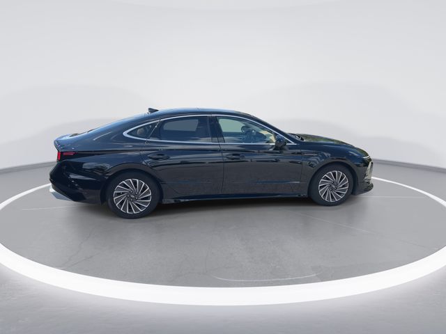 Used 2025 Black Hyundai Limited image 9