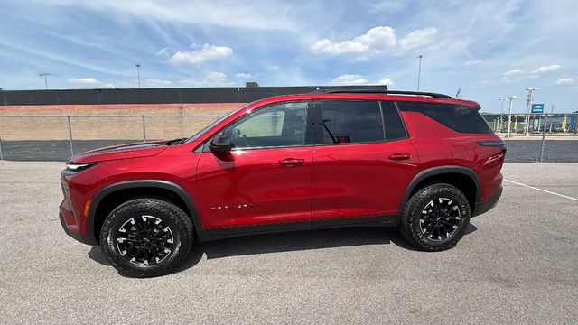2025 Chevrolet Traverse Z71 - Image 2