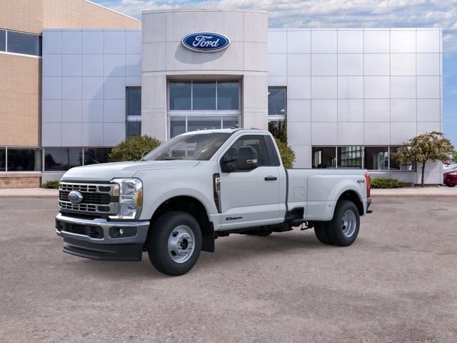 Oxford White 2026 Ford F-350 Super Duty Pickup Truck Four-Wheel Drive Automatic
