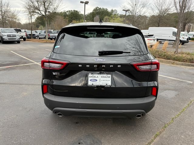 2025 Ford Escape ST-Line photo