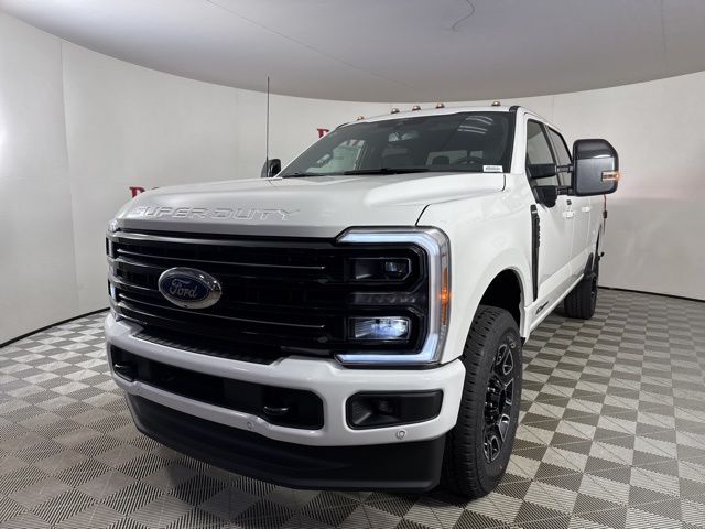 2025 Star White Metallic Tri-Coat Ford Super Duty F-350 SRW Platinum 4X4 Truck