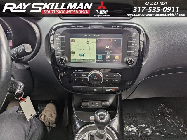Used 2015 White Kia Exclaim image 21