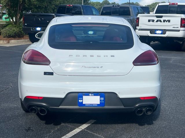 2016 Porsche Panamera 4