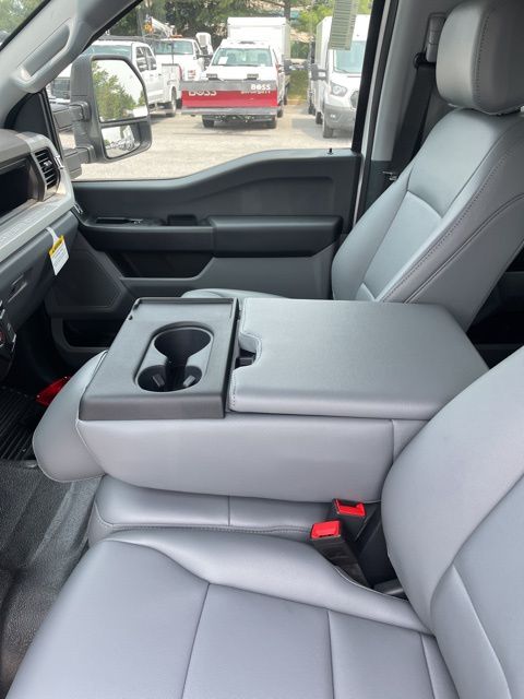 2025 Ford F-350 Super Duty XL