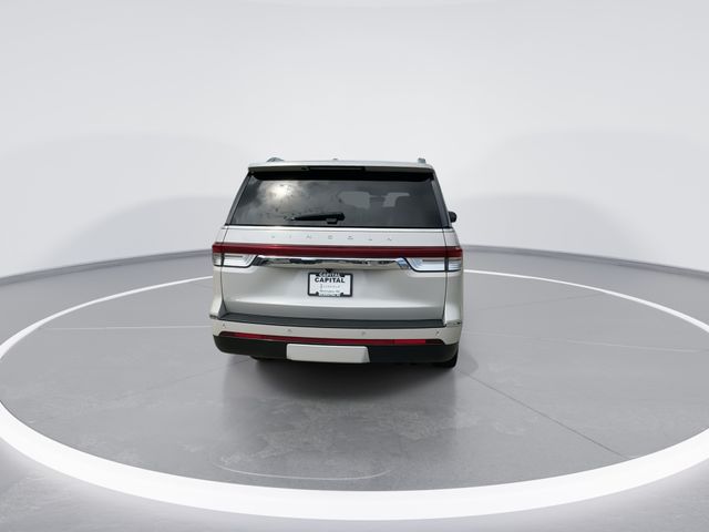 Used 2024 White Lincoln Reserve image 6