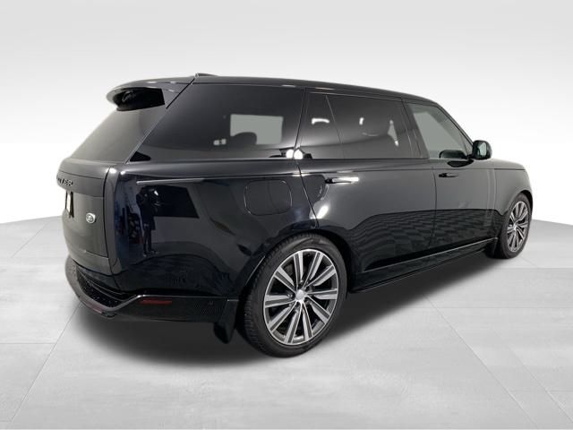 2023 Land Rover Range Rover SE 9