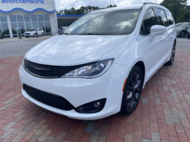 2018 Chrysler Pacifica Touring Plus's photo