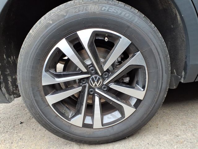 2023 Volkswagen Tiguan - Image 8