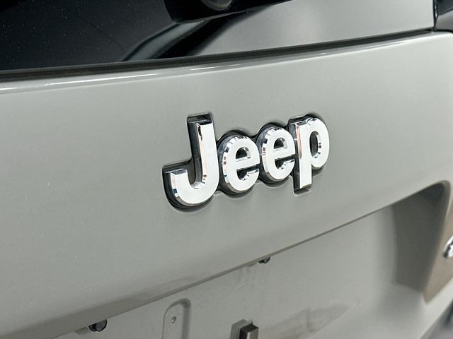 2021 Jeep Cherokee Latitude Lux Gray at Klick Lewis Buick Chevrolet