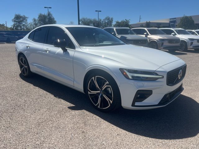 2025 Volvo S60 B5 Plus FWD
