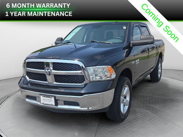 Diamond Black Crystal Pearlcoat 2019 RAM 1500 Pickup Truck Four-Wheel Drive 8-Speed Automatic