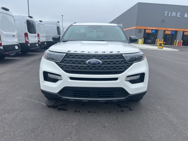 2022 Ford Explorer XLT 2