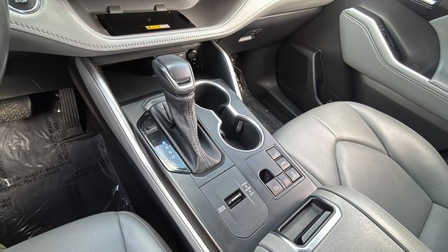 Used 2023  Toyota XLE image 14