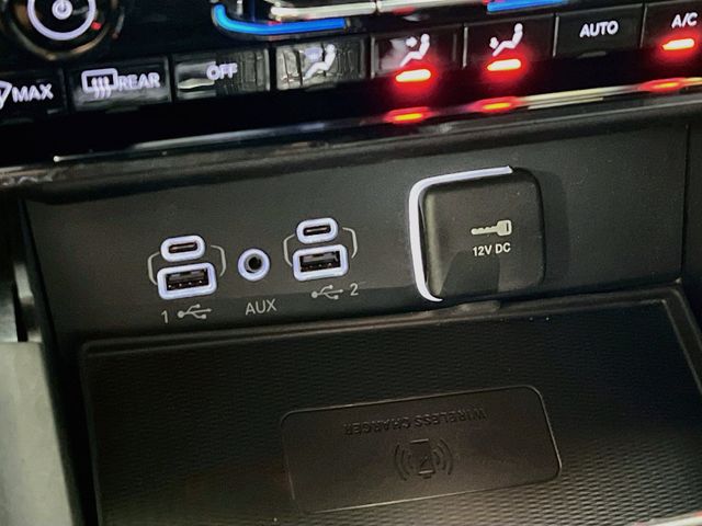 Used 2023 Black Jeep Altitude image 20