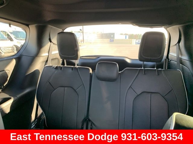 2025 Chrysler Pacifica Limited photo