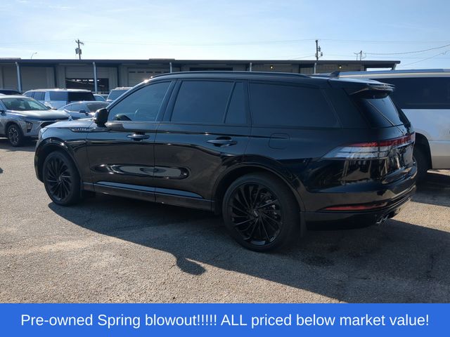 Used 2024 Black Metallic Lincoln Reserve image 2