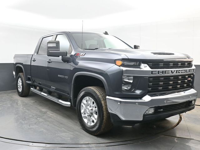 Used 2020 Gray Chevrolet LT image 2