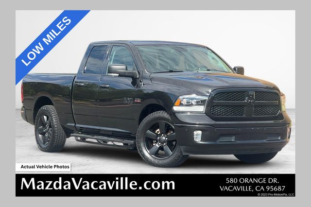 Brilliant Black Crystal Pearlcoat 2018 RAM 1500 Pickup Truck 4X2 8-Speed Automatic
