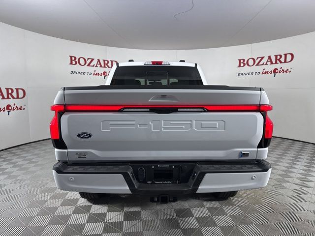 2025 Oxford White Ford F-150 Lightning Lariat AWD Truck