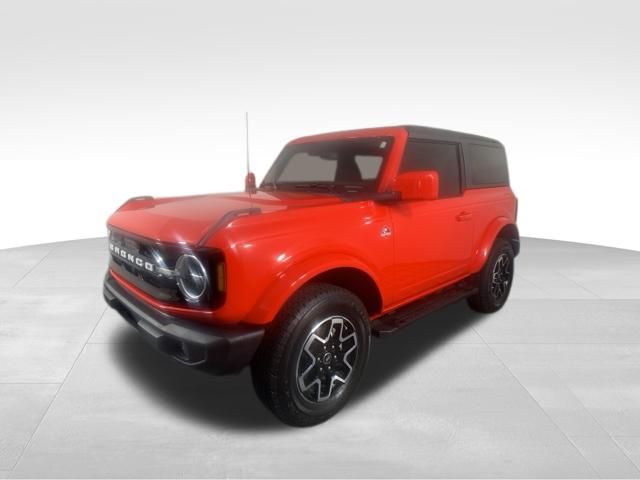 2023 Ford Bronco Outer Banks 3