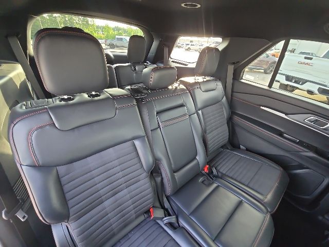 2025 Ford Explorer ST-Line:B02322