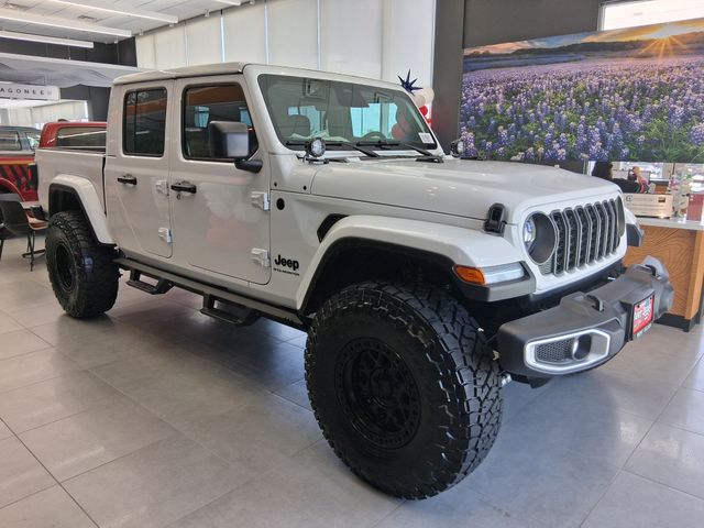 2026 Jeep Gladiator Sahara