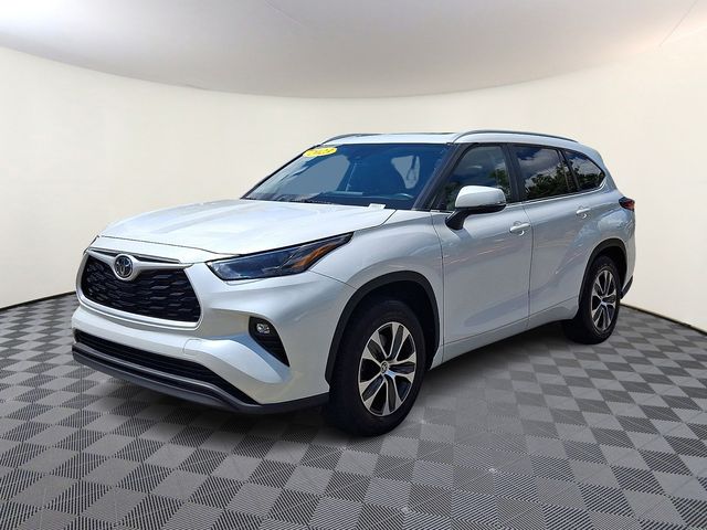 Used 2023 Toyota Highlander SUV