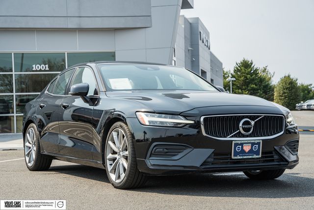 2020 Volvo S60 T6 Momentum AWD