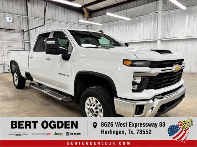 Summit White 2025 Chevrolet Silverado 2500HD LT Crew Cab 4WD Pickup Truck Four-Wheel Drive Automatic