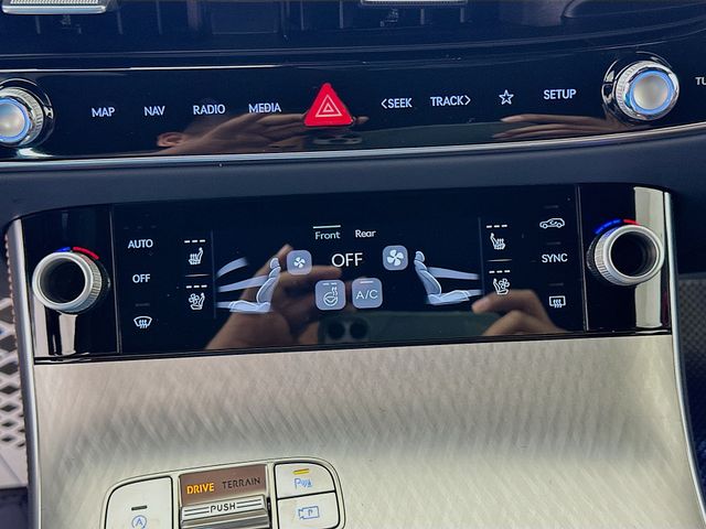 Thumbnail: 2026 Genesis GV70 - 14