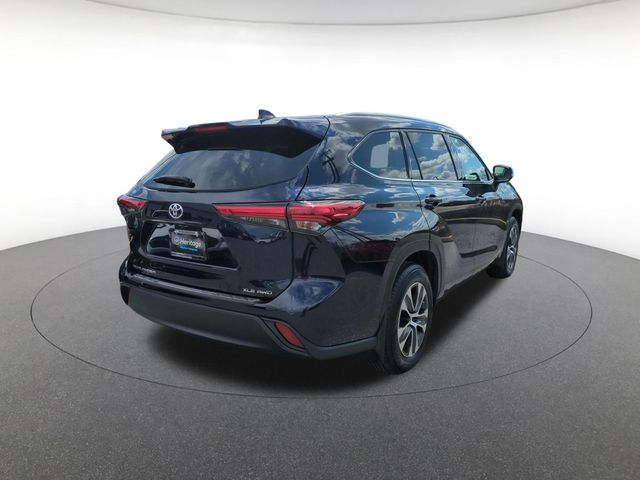 used 2022 Toyota Highlander car, priced at $32,771