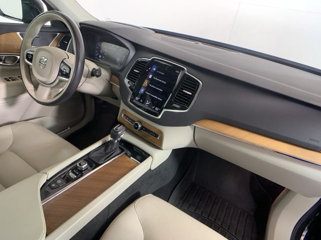 2021 Volvo XC90 T6 Momentum 36