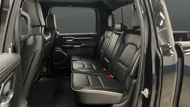 Used 2022 Diamond Black Crystal Pearlcoat Ram Laramie image 21