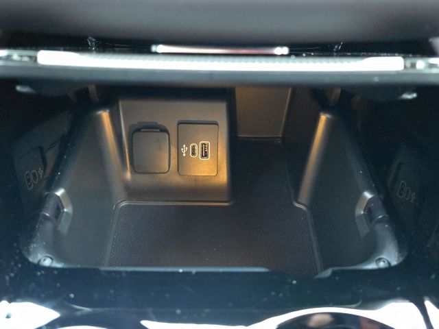 2025 Ford Explorer Platinum:B01877