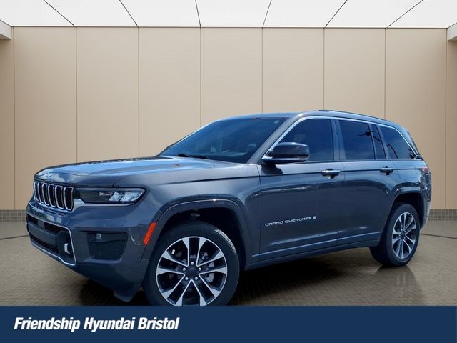 Baltic Gray Metallic Clearcoat 2023 Jeep Grand Cherokee SUV / Crossover Four-Wheel Drive 8-Speed Automatic