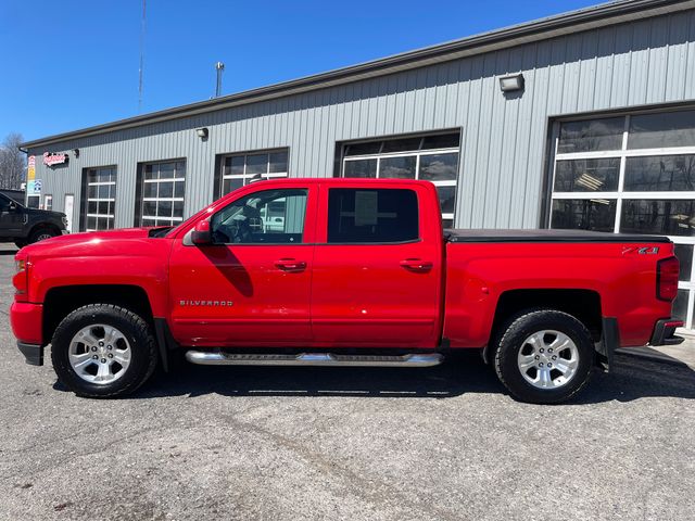 2018 Chevrolet Silverado 1500 LT - Red Hot exterior view 4