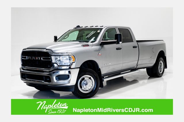 Billet Silver Metallic Clearcoat 2022 RAM 3500 Pickup Truck Four-Wheel Drive 6-Speed Automatic