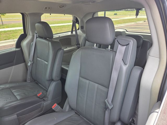 2010 Chrysler Town & Country Touring