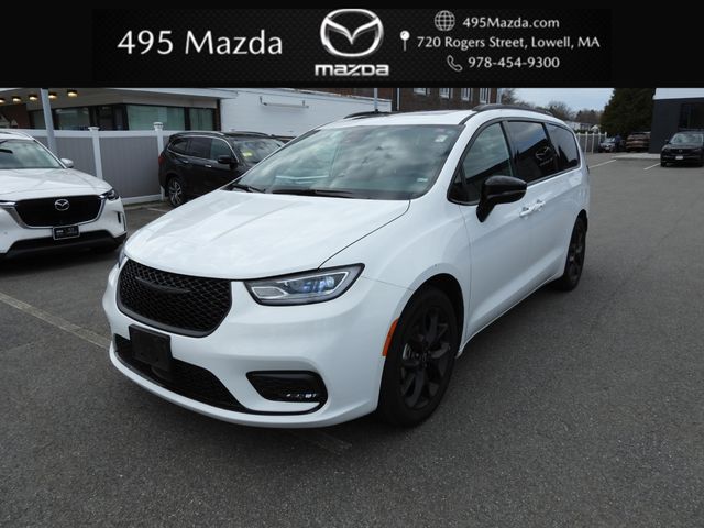 Bright White Clearcoat 2025 Chrysler Pacifica Minivan Front-Wheel Drive 9-Speed Automatic