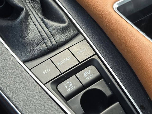 2019 Toyota Avalon Hybrid Limited:B02500