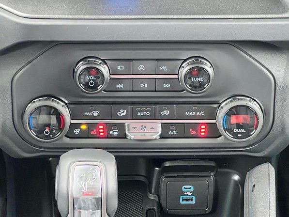 New 2025 Gray Ford Badlands image 24