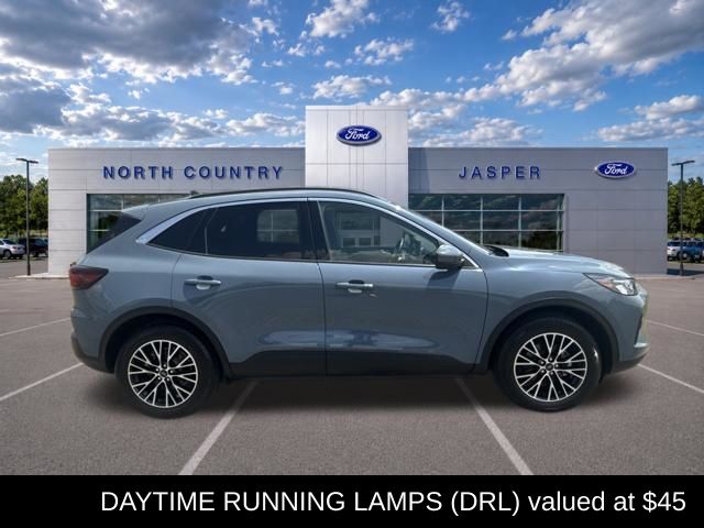  2023 Ford Escape Hybrid Plug-in FWD   