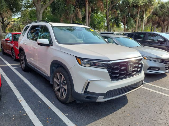 2024 Honda Pilot Touring 2WD's photo