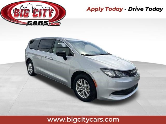 Silver Mist Clearcoat 2024 Chrysler Voyager Minivan Front-Wheel Drive 9-Speed Automatic