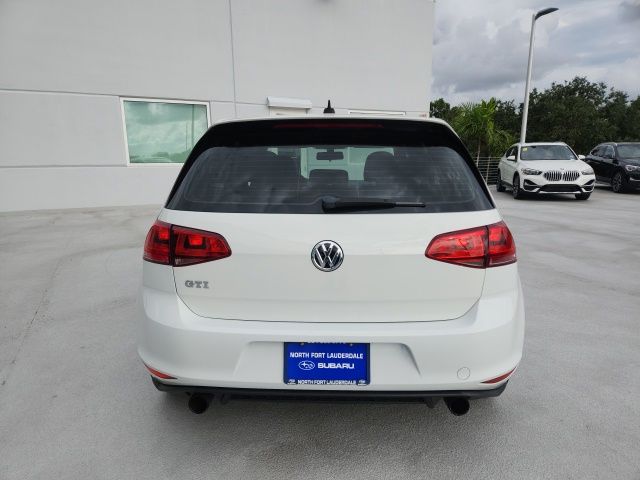 2016 Volkswagen Golf GTI SE 12