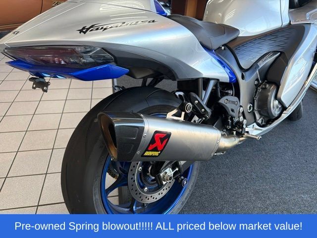 Used 2025 Silver Suzuki R image 9