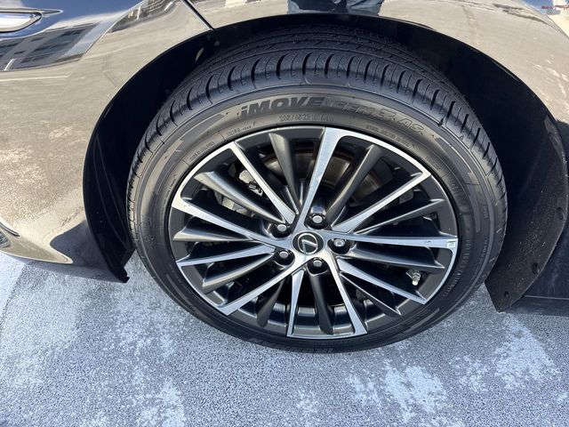 2024 Lexus ES - $42,888